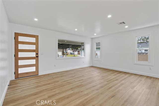 Image 2 of 40 For 16214 Mckinley