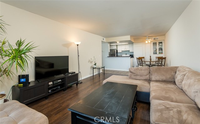 Detail Gallery Image 5 of 40 For 1517 E Garfield Ave #50,  Glendale,  CA 91205 - 1 Beds | 1 Baths