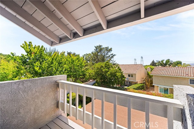 719 S Goldfinch Way, Anaheim Hills CA: https://media.crmls.org/medias/d7e97558-6ce7-4060-a783-c9e219dc9e1b.jpg