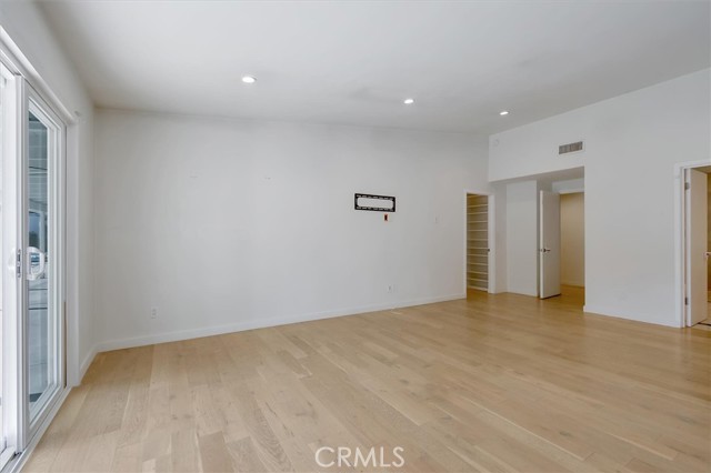 Detail Gallery Image 32 of 65 For 24216 Calvert St, Woodland Hills,  CA 91367 - 5 Beds | 3/1 Baths