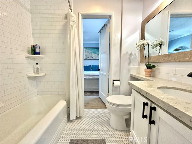 2801 Valley Drive, Manhattan Beach, California 90266, 2 Bedrooms Bedrooms, ,1 BathroomBathrooms,Residential,Sold,Valley,SB24042038