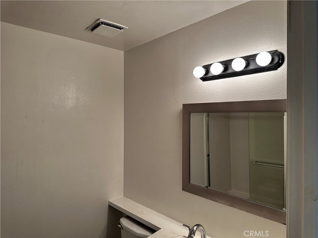 https://media.crmls.org/medias/d7eae069-3c76-4637-bf5d-1f2dabf0e637.jpg?preset=X-Large