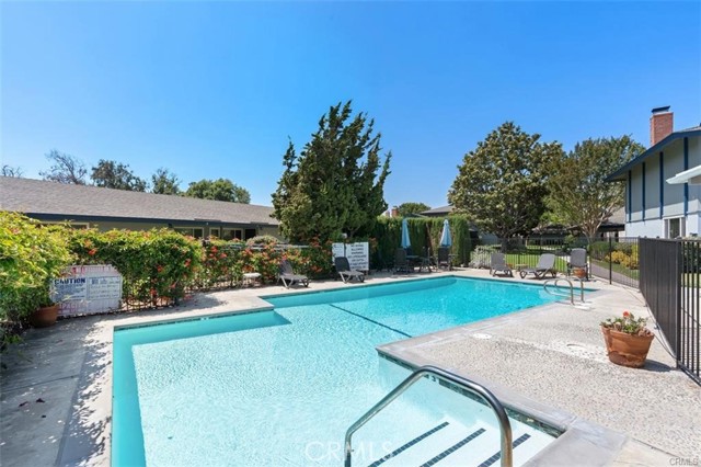 Detail Gallery Image 34 of 36 For 1107 W Memory Ln 17b,  Santa Ana,  CA 92706 - 3 Beds | 1/1 Baths