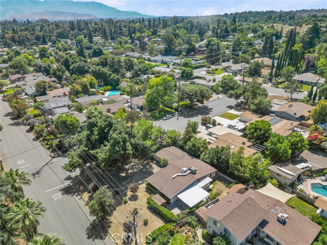 1204 San Jacinto, Redlands CA: https://media.crmls.org/medias/d7ec6474-d9e1-4929-9838-1ac76ad539b6.jpg