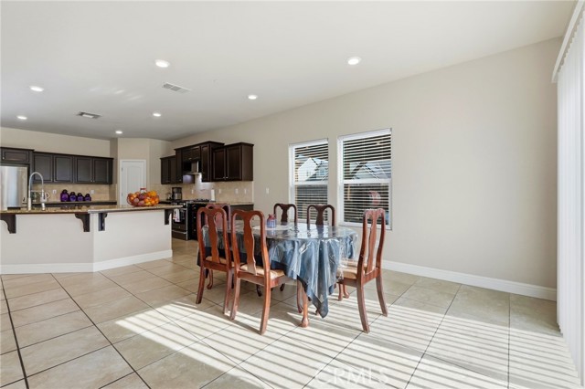 Detail Gallery Image 24 of 57 For 3725 W Clinton, Visalia,  CA 93291 - 4 Beds | 2/1 Baths