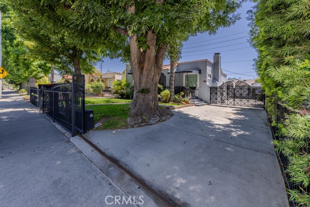 4712 Townsend Avenue, Los Angeles CA: https://media.crmls.org/medias/d7ed7c29-9418-4e5d-990a-9e80ac31ce83.jpg