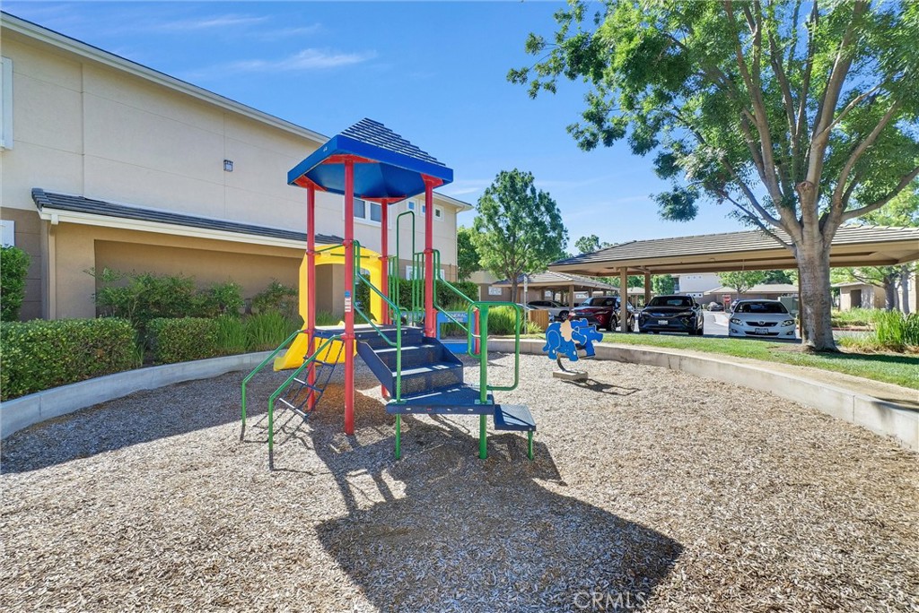 https://media.crmls.org/medias/d7ed848f-fc44-4729-830a-b6ff24920222.jpg?preset=X-Large