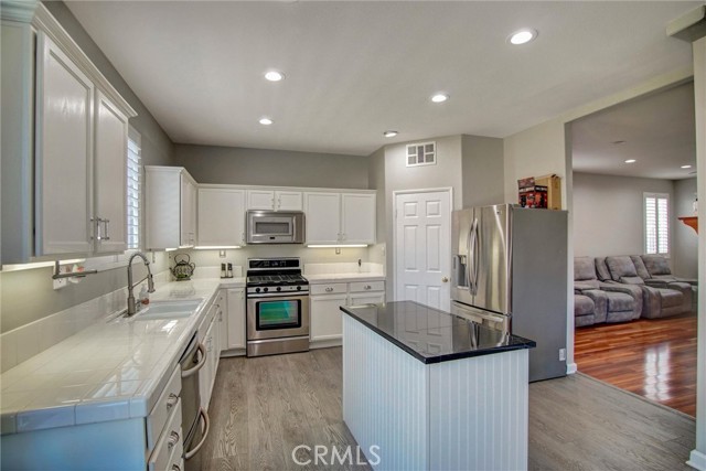 Detail Gallery Image 18 of 52 For 6713 Leanne, Corona,  CA 91752 - 4 Beds | 2/1 Baths