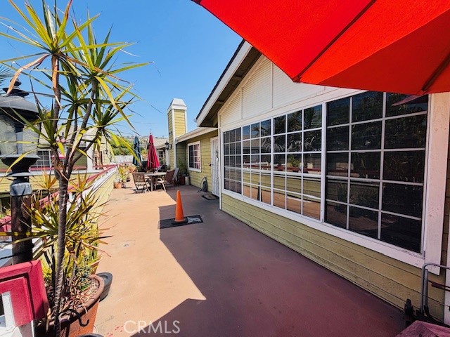 Detail Gallery Image 4 of 26 For 1864 Raymond Ave #4,  Signal Hill,  CA 90755 - 3 Beds | 2 Baths