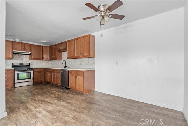 Detail Gallery Image 10 of 34 For 1327 Pennsylvania, Colton,  CA 92324 - – Beds | – Baths