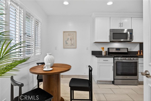 Detail Gallery Image 24 of 46 For 1830 Kelton Ave #5,  Los Angeles,  CA 90025 - 3 Beds | 2/1 Baths