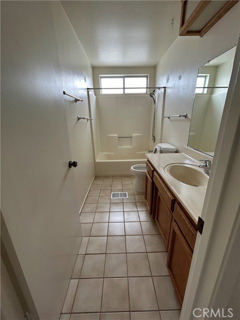 Detail Gallery Image 13 of 28 For 136 S Lilac St, Ridgecrest,  CA 93555 - 2 Beds | 1/1 Baths