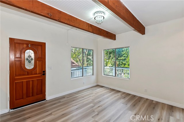 Detail Gallery Image 10 of 41 For 835 Lake Dr, Lake Arrowhead,  CA 92352 - 3 Beds | 2 Baths