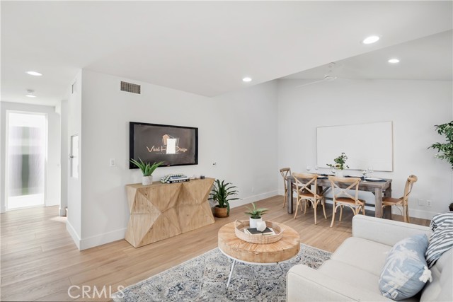 59 15th Street, Hermosa Beach, California 90254, 3 Bedrooms Bedrooms, ,3 BathroomsBathrooms,Residential,Sold,15th,SB22225750