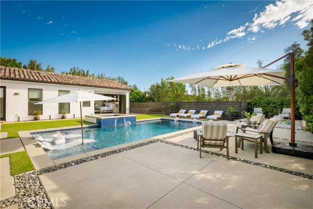 Detail Gallery Image 21 of 64 For 2318 Vista Grande, Vista,  CA 92084 - 5 Beds | 4 Baths