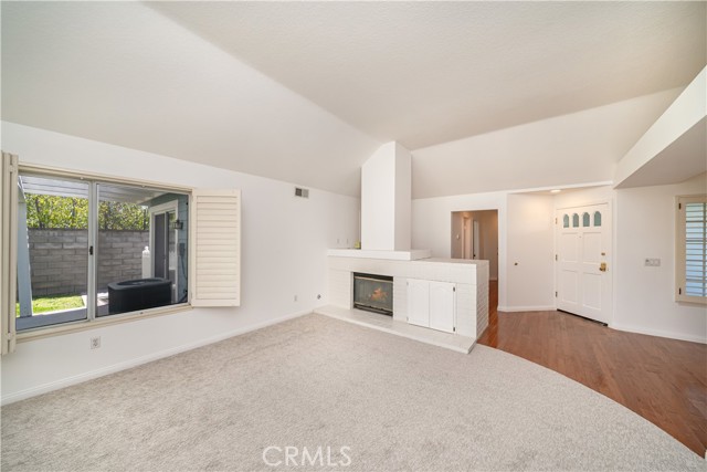 Detail Gallery Image 2 of 15 For 24149 Saint Moritz Dr, Valencia,  CA 91355 - 3 Beds | 2/1 Baths