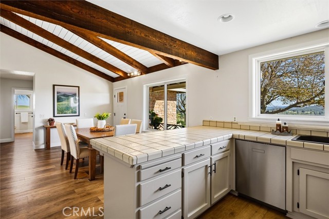 Detail Gallery Image 11 of 53 For 7491 Kingsbury Road, Templeton,  CA 93465 - 8 Beds | 6/1 Baths