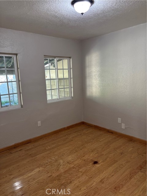 Detail Gallery Image 11 of 18 For 7880 N Claybeck Ave, Sun Valley,  CA 91352 - 2 Beds | 1 Baths