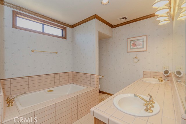 2837 E Mesa Drive, West Covina CA: https://media.crmls.org/medias/d7f57115-34ff-4c1d-b67b-4ddd818a0b0a.jpg