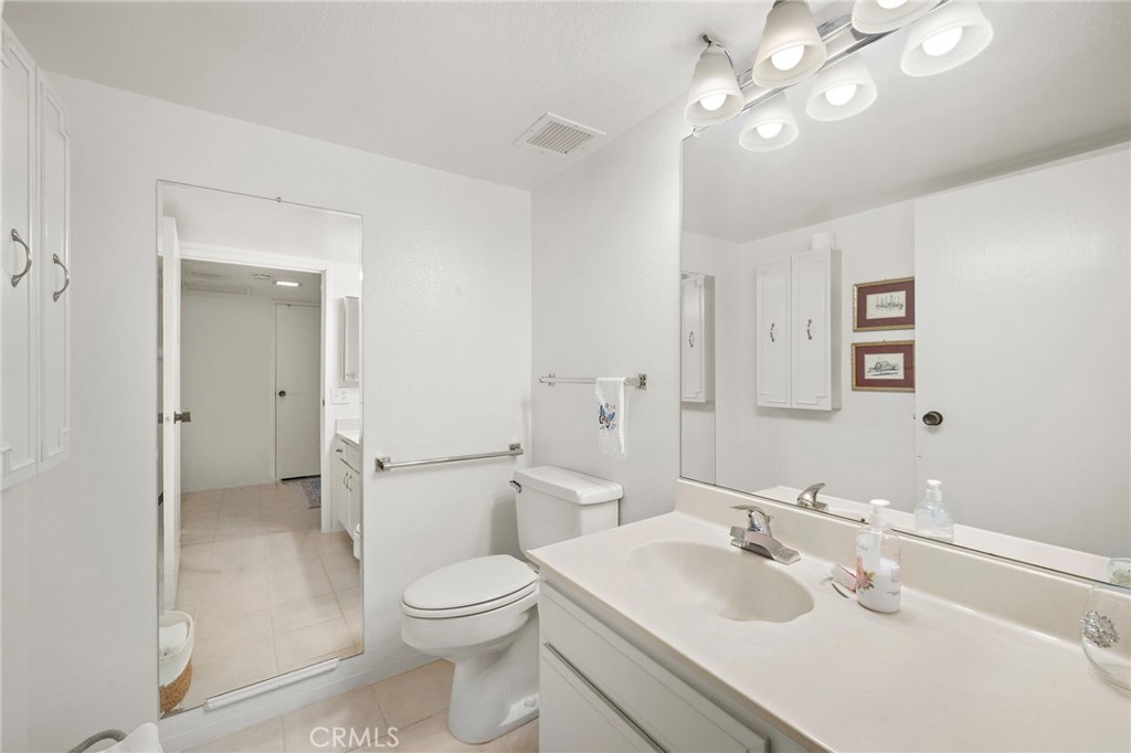 D7f73ca5 0b1b 47a4 Ba8d A65208c85f3c