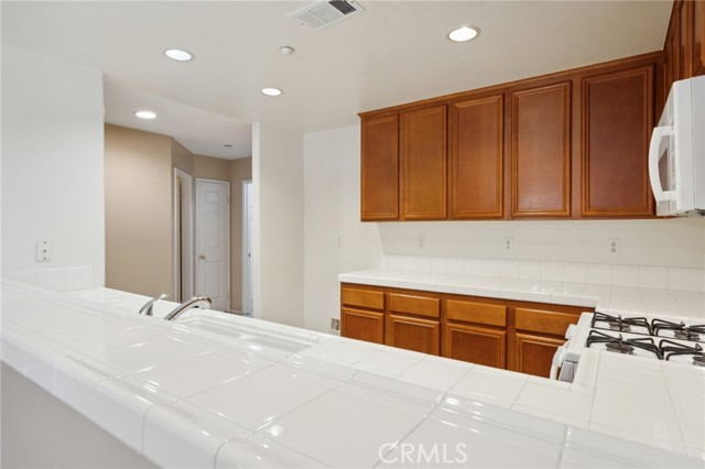 Detail Gallery Image 13 of 42 For 25888 Iris Ave #B,  Moreno Valley,  CA 92551 - 2 Beds | 2/1 Baths
