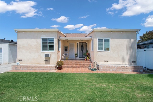 235 E Central Avenue, Monrovia CA: https://media.crmls.org/medias/d7f84f09-35d0-49b1-809a-310864f49b2a.jpg