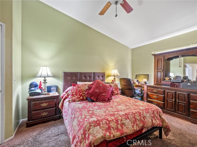 9919 Payne Court, Adelanto CA: https://media.crmls.org/medias/d7f8a5ca-f6c1-4f0d-9c85-3bea978a5416.jpg