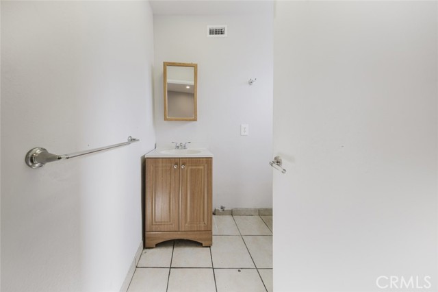 Detail Gallery Image 12 of 36 For 12557 Debell St, Pacoima,  CA 91331 - 4 Beds | 2 Baths