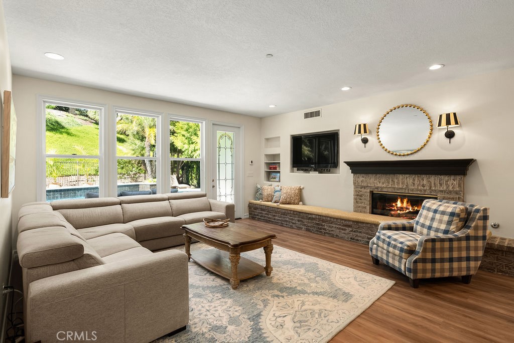 D7f8ffc7 9631 402f A6e1 56972d6d3720