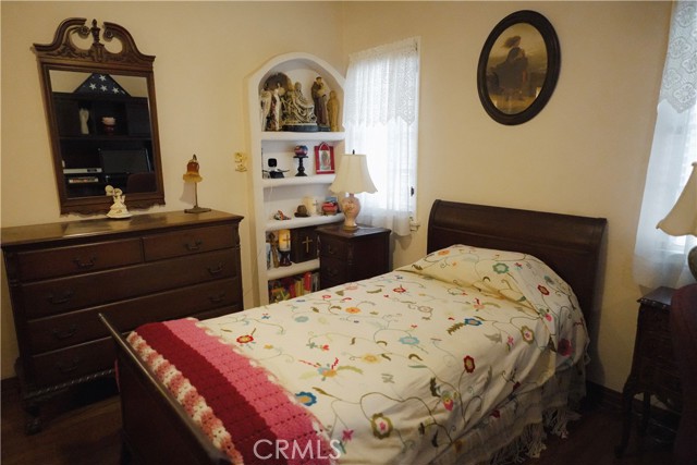 424 W 11th Street, Azusa CA: https://media.crmls.org/medias/d7f90464-eb4f-400d-baf3-31737b3c2a1f.jpg