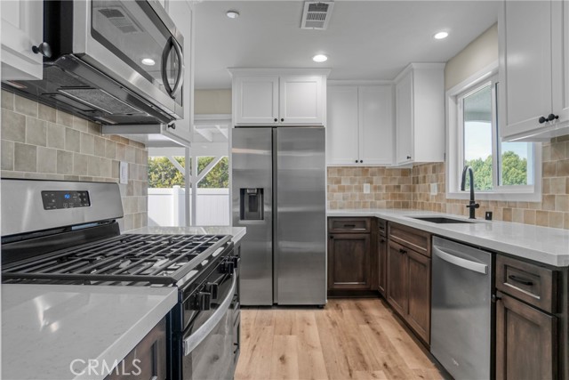 Detail Gallery Image 3 of 52 For 7909 Aldea Ave, Lake Balboa,  CA 91406 - – Beds | – Baths