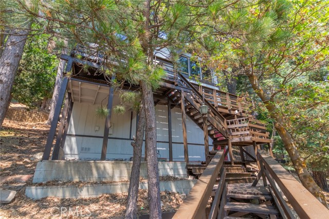 Detail Gallery Image 11 of 29 For 260 S Fairway Dr, Twin Peaks,  CA 92391 - 4 Beds | 3 Baths