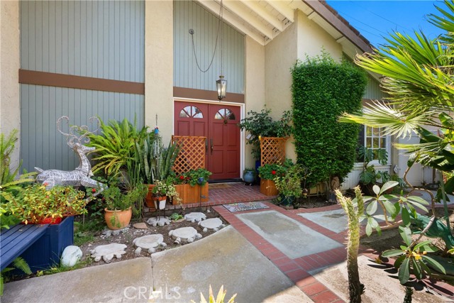 Detail Gallery Image 3 of 35 For 622 W Alpine Ave, Santa Ana,  CA 92707 - 5 Beds | 3 Baths