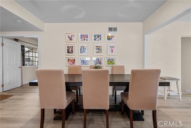 Detail Gallery Image 13 of 59 For 9559 9561 Natick Ave, North Hills,  CA 91343 - 5 Beds | 4 Baths