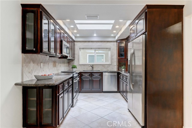 5324 Bahia Blanca W, Laguna Woods CA: https://media.crmls.org/medias/d7fb31d9-53fb-4937-8931-0c34a0a21580.jpg