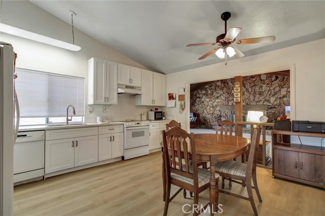 Detail Gallery Image 2 of 22 For 4161 Stonewall, Riverside,  CA 92505 - 3 Beds | 2 Baths