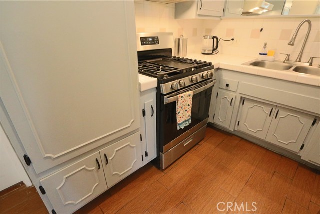 Detail Gallery Image 31 of 71 For 19208 Avenue of the Oaks #J,  Newhall,  CA 91321 - 2 Beds | 1/1 Baths