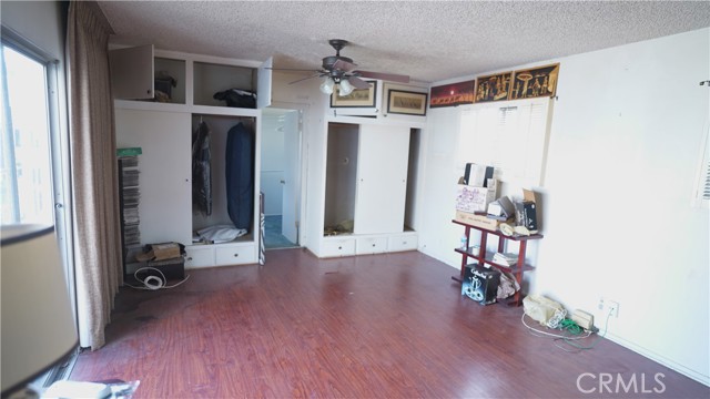 214 E 92nd, Los Angeles CA: https://media.crmls.org/medias/d7fc4228-49a6-4a4c-ae11-8f262f3e11c7.jpg