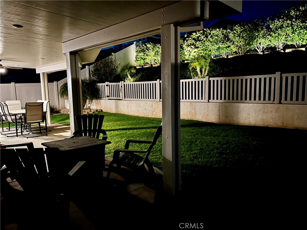 https://media.crmls.org/medias/d7fc8f82-4378-4e42-a6eb-dca8972946dd.jpg?preset=X-Large