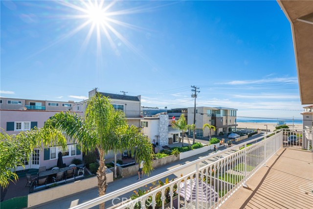 Detail Gallery Image 36 of 49 For 33 16th St, Hermosa Beach,  CA 90254 - 4 Beds | 4 Baths