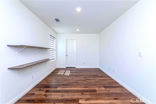 9795 Ardisia Street, Riverside CA: https://media.crmls.org/medias/d7fd69f8-35e3-4423-9ffc-b6daeace2753.jpg