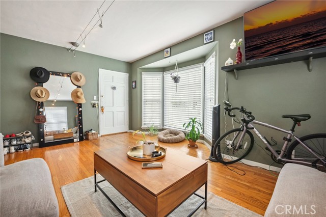 Detail Gallery Image 7 of 24 For 102 Lime Ave #1,  Long Beach,  CA 90802 - 1 Beds | 1 Baths