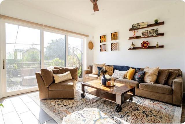 Detail Gallery Image 2 of 36 For 285 Dockside, San Pedro,  CA 90731 - 3 Beds | 3/1 Baths