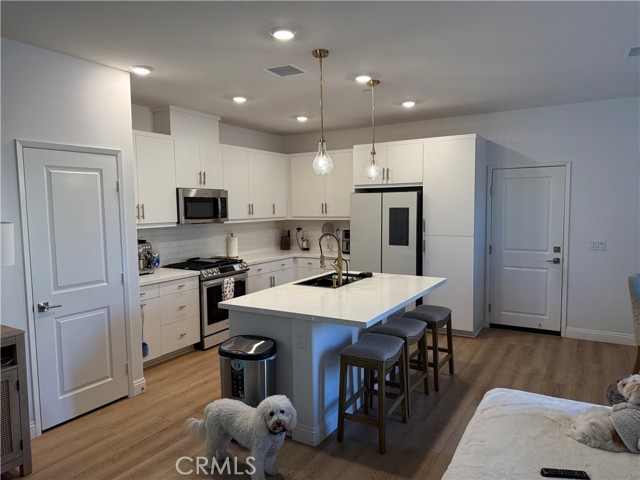 Detail Gallery Image 4 of 21 For 5644 Altamura Way, Fontana,  CA 92336 - 5 Beds | 3 Baths