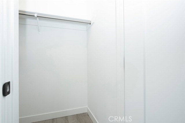 11911 Magnolia Boulevard, Valley Village CA: https://media.crmls.org/medias/d7fee8ac-65f4-432f-8933-d76c7c16703d.jpg