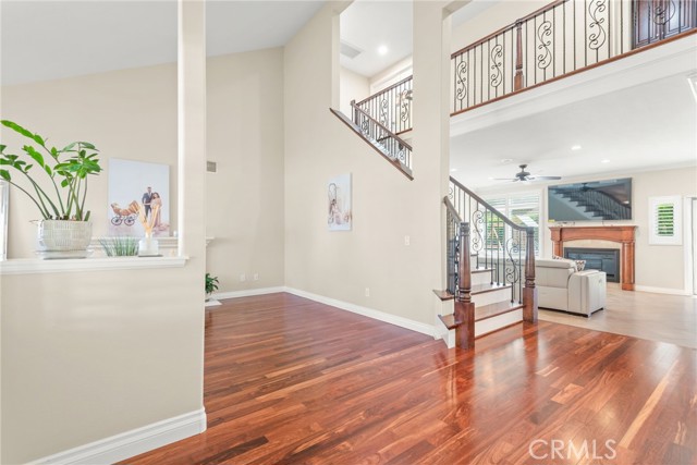 320 Forelock Court, Simi Valley CA: https://media.crmls.org/medias/d7ff1a08-85bf-4d11-b36d-1542eb648bd0.jpg