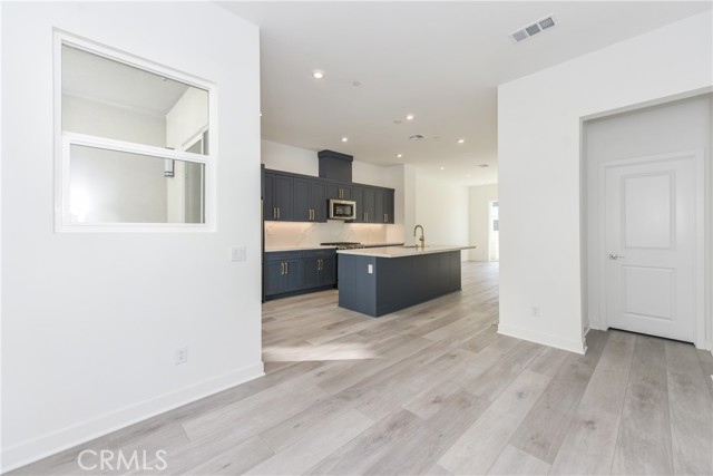 Detail Gallery Image 11 of 48 For 1418 S Urbana St, Anaheim,  CA 92805 - 4 Beds | 3/1 Baths