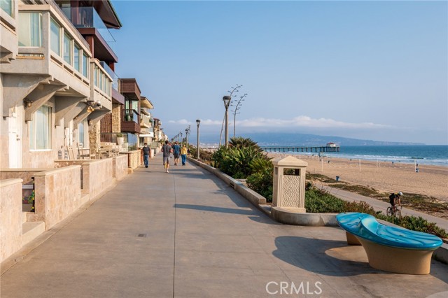 Detail Gallery Image 40 of 42 For 208 Marine Ave, Manhattan Beach,  CA 90266 - 3 Beds | 2 Baths