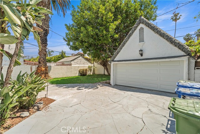 336 N Crescent Heights Boulevard, Los Angeles CA: https://media.crmls.org/medias/d801f178-26a3-48b8-a1da-a3f6054713c7.jpg