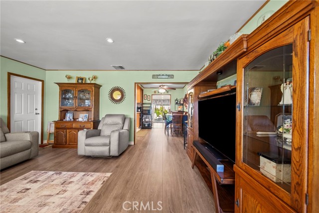 Detail Gallery Image 9 of 38 For 10111 Elkwood, Sun Valley,  CA 91352 - 3 Beds | 1 Baths